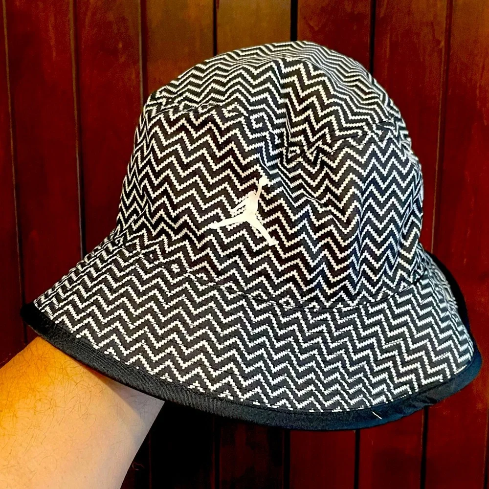 Bucket hat - Picture 1 of 8